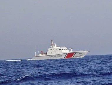 Σκάφη της τουρκικής Ακτοφυλακής παρενοχλούν ελληνικό αλλιευτικό (βίντεο)